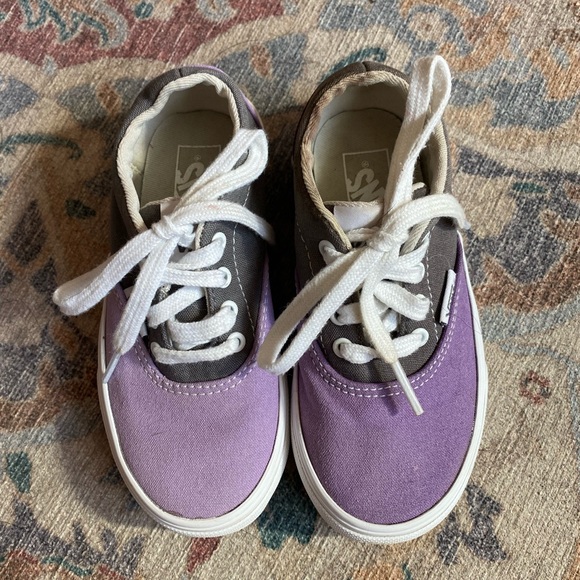 Toddler 11 Vans sneakers - Picture 2 of 4